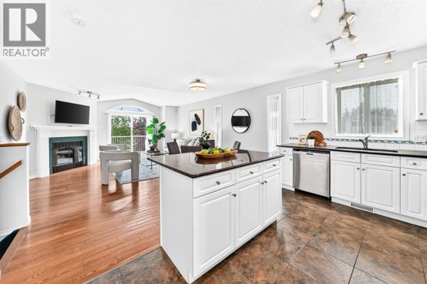 4pc Bathroom - 157 Hawkstone Manor Nw, Calgary, AB T3G3X2 Photo 4