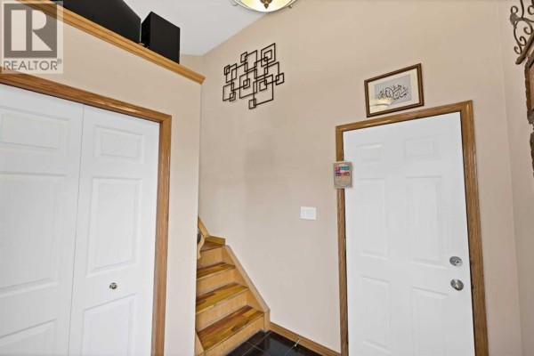4pc Bathroom - 157 Saratoga Close Ne, Calgary, AB T1Y7A1 Photo 5