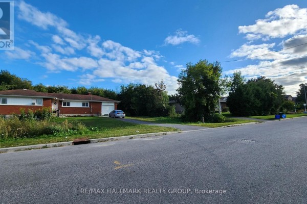 1570-1580 Goth Avenue, Ottawa, ON K1T1E4 Photo 2