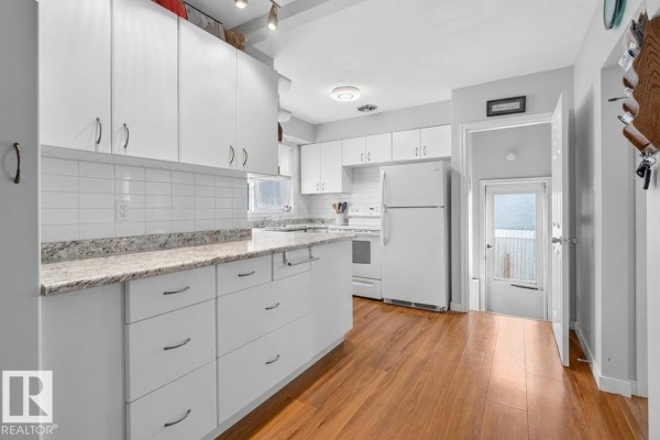 15711 84 Av Nw, Edmonton, AB, photo 2