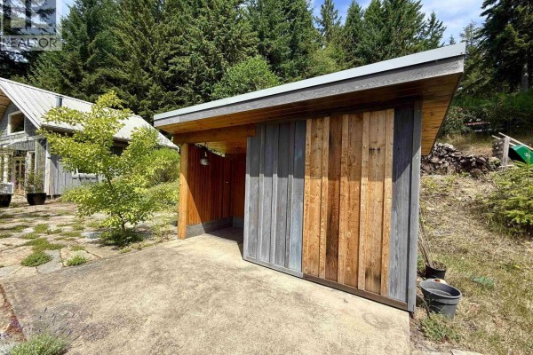 1572 Mountain Road, Gibsons, BC V0N1V2 Photo 5