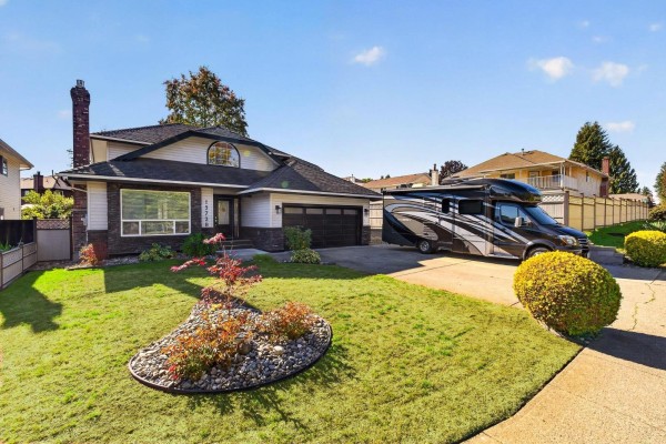 15728 90 Avenue, Surrey, BC V4N2Y6 Photo 2