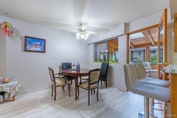 15740 99 Avenue, Surrey, BC V4N2A2 Photo 4