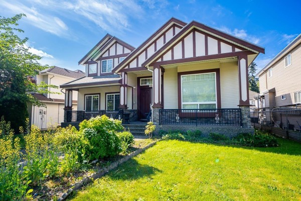 15746 84 Avenue, Surrey, BC V4N0W3 Photo 3