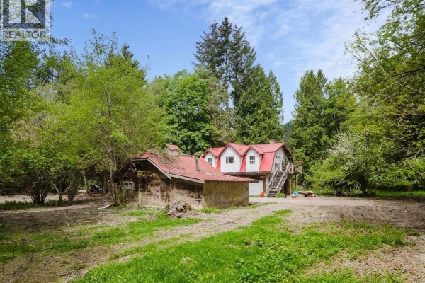 1575 Burton Road, Gibsons, BC V0N1V2 Photo 4