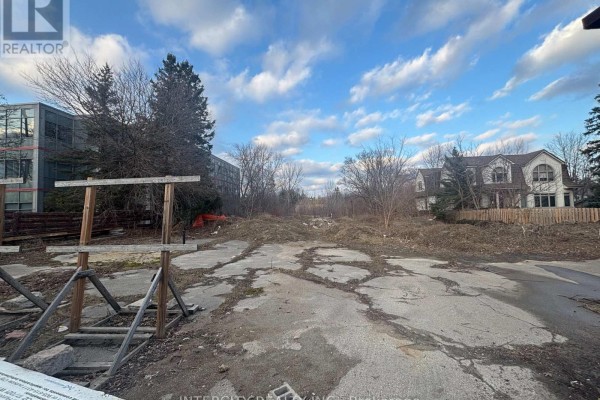 1575 Hurontario Street, Mississauga, ON L5G3H7 Photo 4