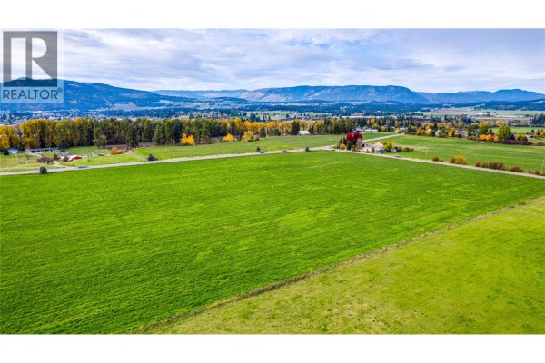 1575 Mcleod Road, Armstrong, BC V0E1B8 Photo 2