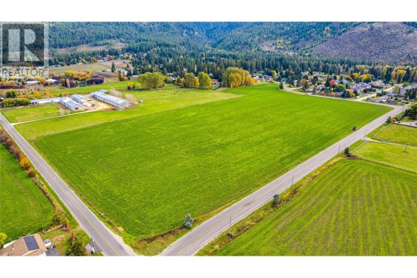 1575 Mcleod Road, Armstrong, BC V0E1B8 Photo 3