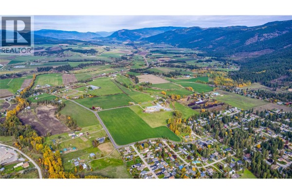 1575 Mcleod Road, Armstrong, BC V0E1B8 Photo 5