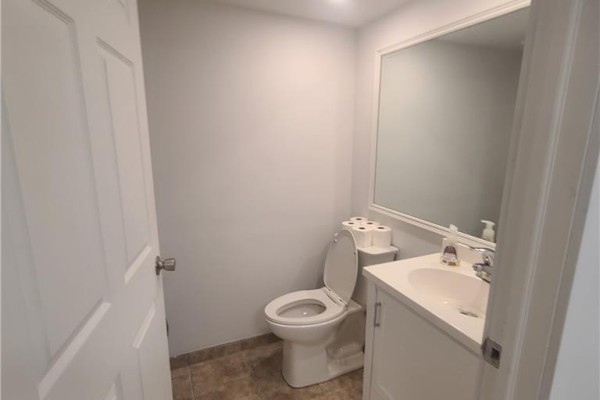1576 Stone Church Road Unit# 12a, Hamilton, ON L8W3P9 Photo 5
