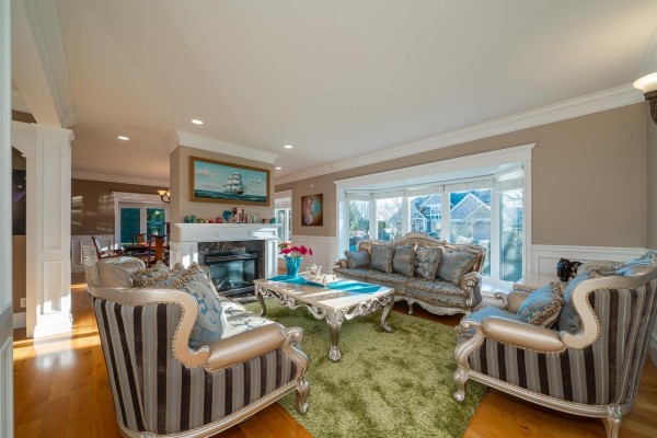 15775 39a Avenue, Surrey, BC V3Z0L1 Photo 2
