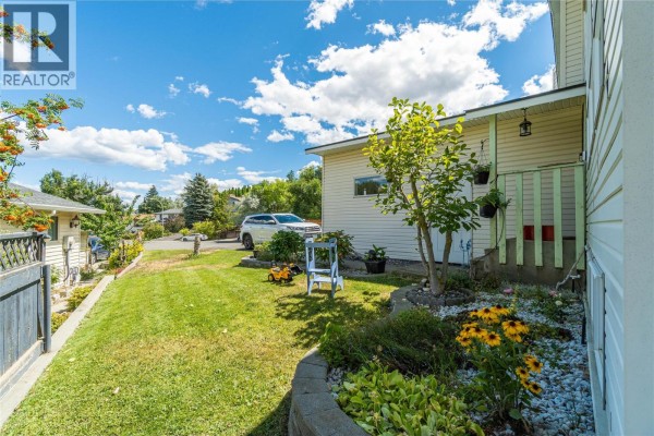 Primary Bedroom - 1579 Napier Place, Kamloops, BC V2B7S1 Photo 3