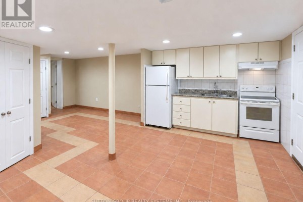 158 Blackthorn Avenue, Toronto, ON, photo 2