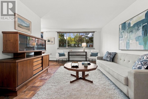Kitchen - 158 Crescent Road, Toronto, ON M4W1V2 Photo 3