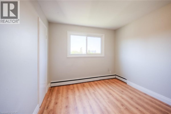 Bedroom - 158 Erb Street E Unit# 32, Waterloo, ON N2J1M4 Photo 5