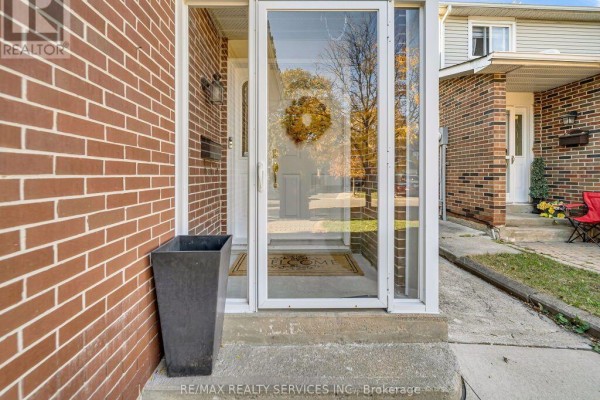 Primary Bedroom - 158 Fanshawe Drive, Brampton, ON L6Z1B1 Photo 5