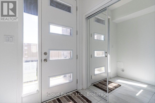 Bedroom 2 - 136 Keppel Circle, Brampton, ON L7A5K7 Photo 5