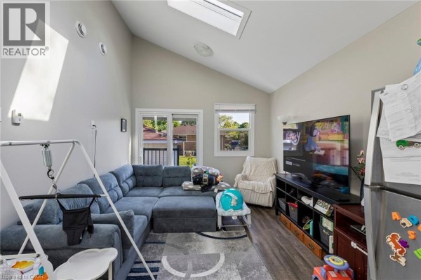 Living room - 158 Laurentian Drive N, London, ON N5W1P2 Photo 5