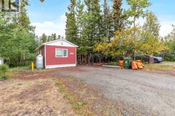 Primary Bedroom - 158 Rainbow Road, Whitehorse, YT Y1A5E2 Photo 5