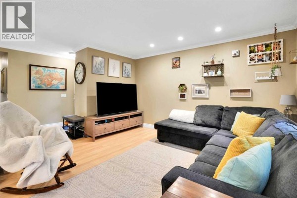 Dining room - 158 Rundleview Close Ne, Calgary, AB T1Y1J1 Photo 3