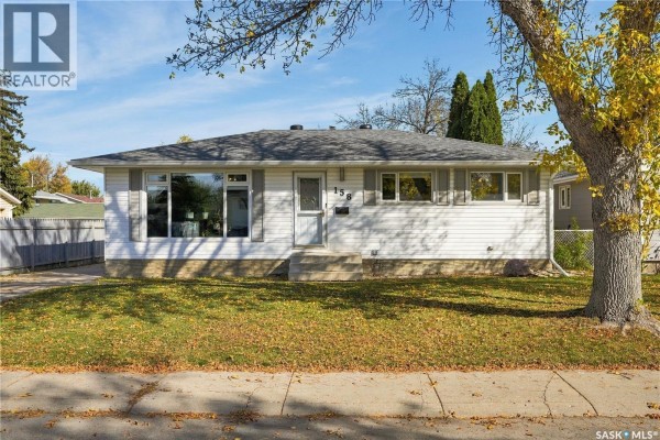 Dining room - 158 Smallwood Crescent, Saskatoon, SK S7L4Z6 Photo 2