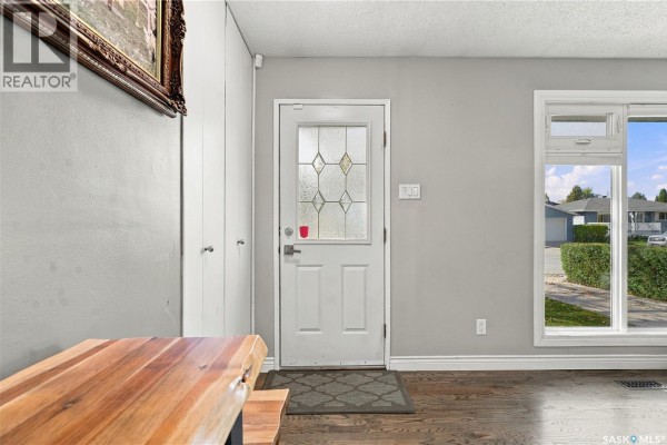 Primary Bedroom - 158 Smallwood Crescent, Saskatoon, SK S7L4Z6 Photo 4