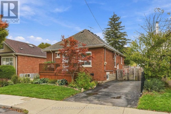 2pc Bathroom - 158 Tolton Avenue, Hamilton, ON L8H5P1 Photo 3