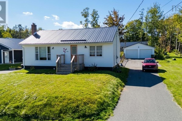 Living room - 158 Woodlawn Drive, Sydney River, NS B1S1H9 Photo 2