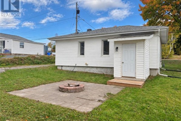 1581 Lakeshore Drive, Val Caron, ON P3N1L3 Photo 4