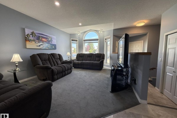 15812 133 St Nw, Edmonton, AB, photo 2