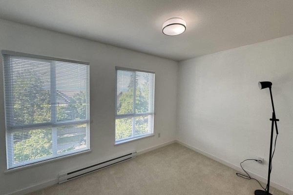 15828 27 Ave, Surrey, BC V3Z0X4 Photo 5