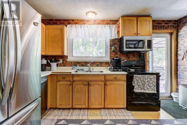 1583 Otterby Road, Mississauga, ON L4X1W8 Photo 5