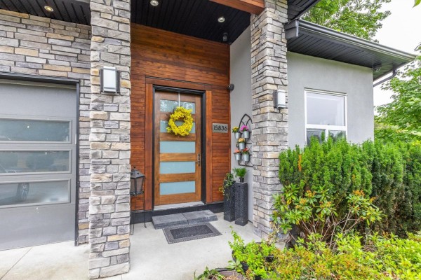 15836 105a Avenue, Surrey, BC V4N3J4 Photo 3