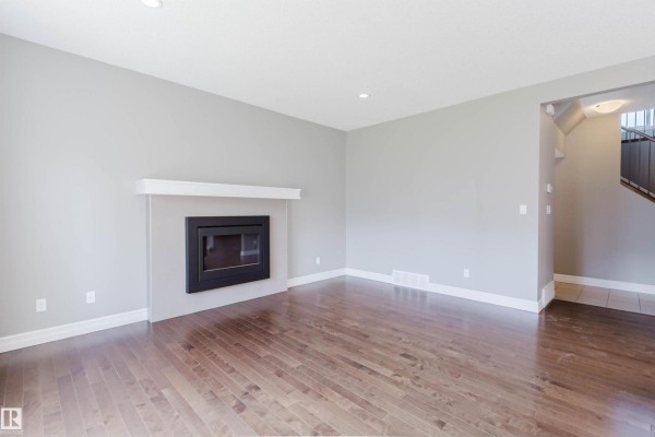 Primary Bedroom - 15839 10 Av Sw, Edmonton, AB T6W2H2 Photo 4