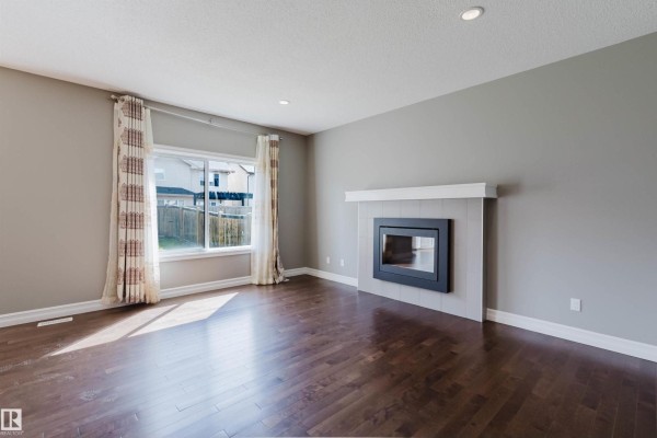 Bedroom 2 - 15839 10 Av Sw, Edmonton, AB T6W2H2 Photo 5