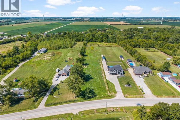 1585 Belle River Road, Lakeshore, ON N0R1A0 Photo 2