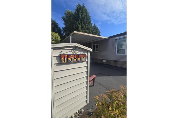 15851 Suffolk Road, Surrey, BC V4A5L3 Photo 3