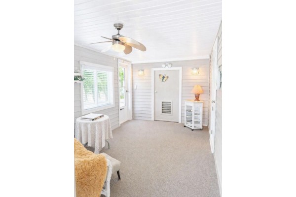 15851 Suffolk Road, Surrey, BC V4A5L3 Photo 4