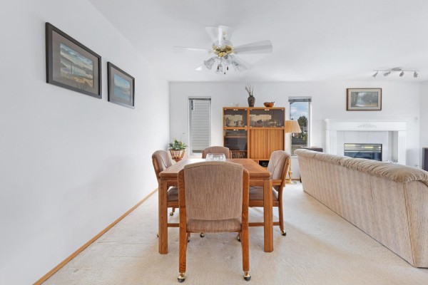 15852 100 Avenue, Surrey, BC V4N2B3 Photo 5