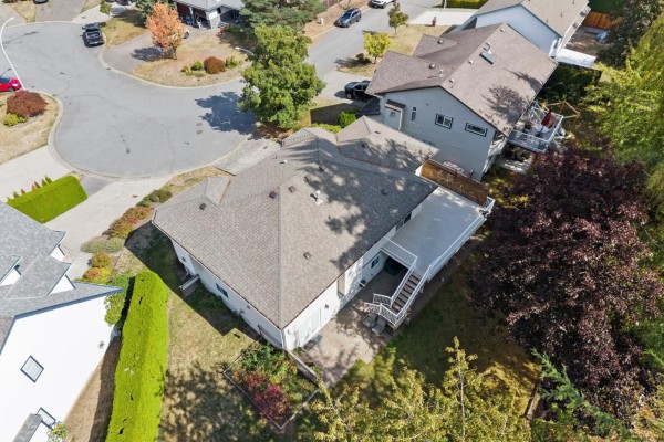 15866 91 Avenue, Surrey, BC V4N2X4 Photo 2