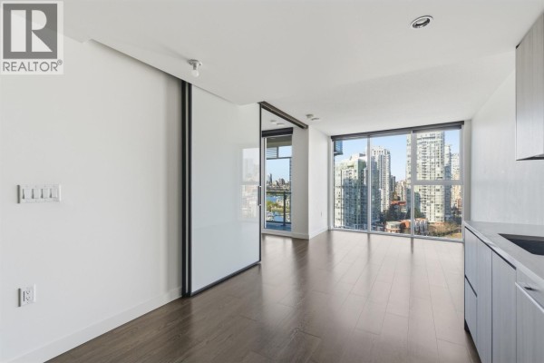 1587 87 Nelson Street, Vancouver, BC V6Z0E8 Photo 2