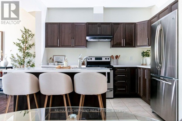 Loft - 159 Highgate Heights, Hamilton, ON L8J0A3 Photo 5