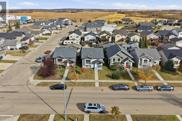 Bedroom - 159 Pioneer Way, Blackfalds, AB T4M0B7 Photo 5