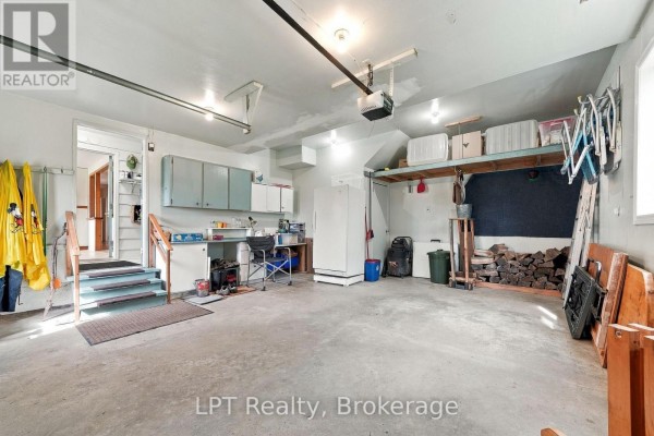 159 Point Pleasant Lane, Prince Edward County, ON K0K2T0 Photo 5