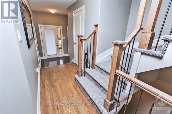 Kitchen - 159 Woodhurst Crescent, Ottawa, ON K2S0T4 Photo 4