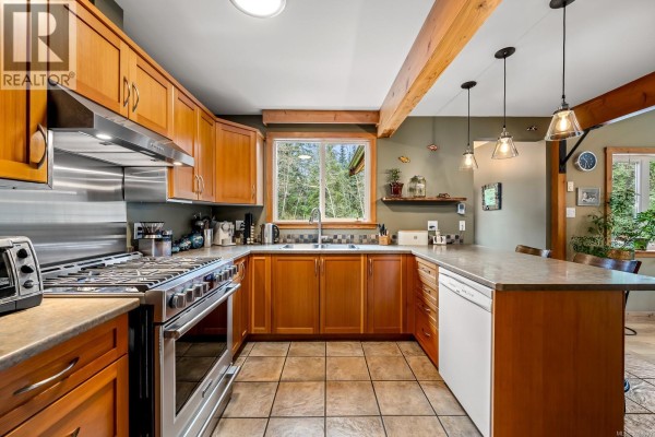 Office - 1590 Carrington Bay Rd, Cortes Island, BC V0P1Z0 Photo 2