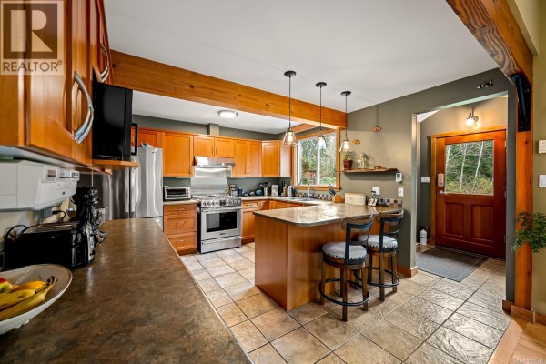 Kitchen - 1590 Carrington Bay Rd, Cortes Island, BC V0P1Z0 Photo 5