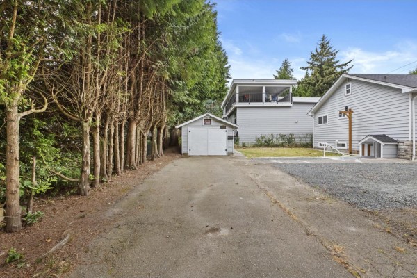 1593 Stevens Street, White Rock, BC V4B4Y4 Photo 5