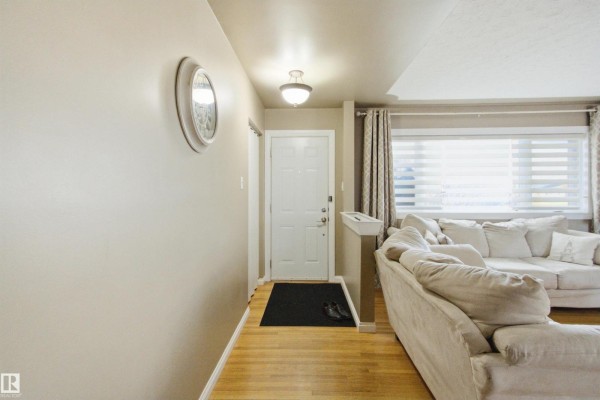 Bedroom 2 - 15933 95 Av Nw, Edmonton, AB T5P0A3 Photo 5