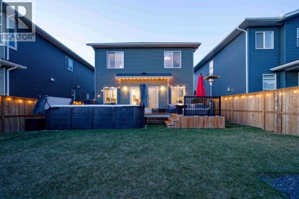 1595 Baywater Street Sw, Airdrie, AB, photo 2